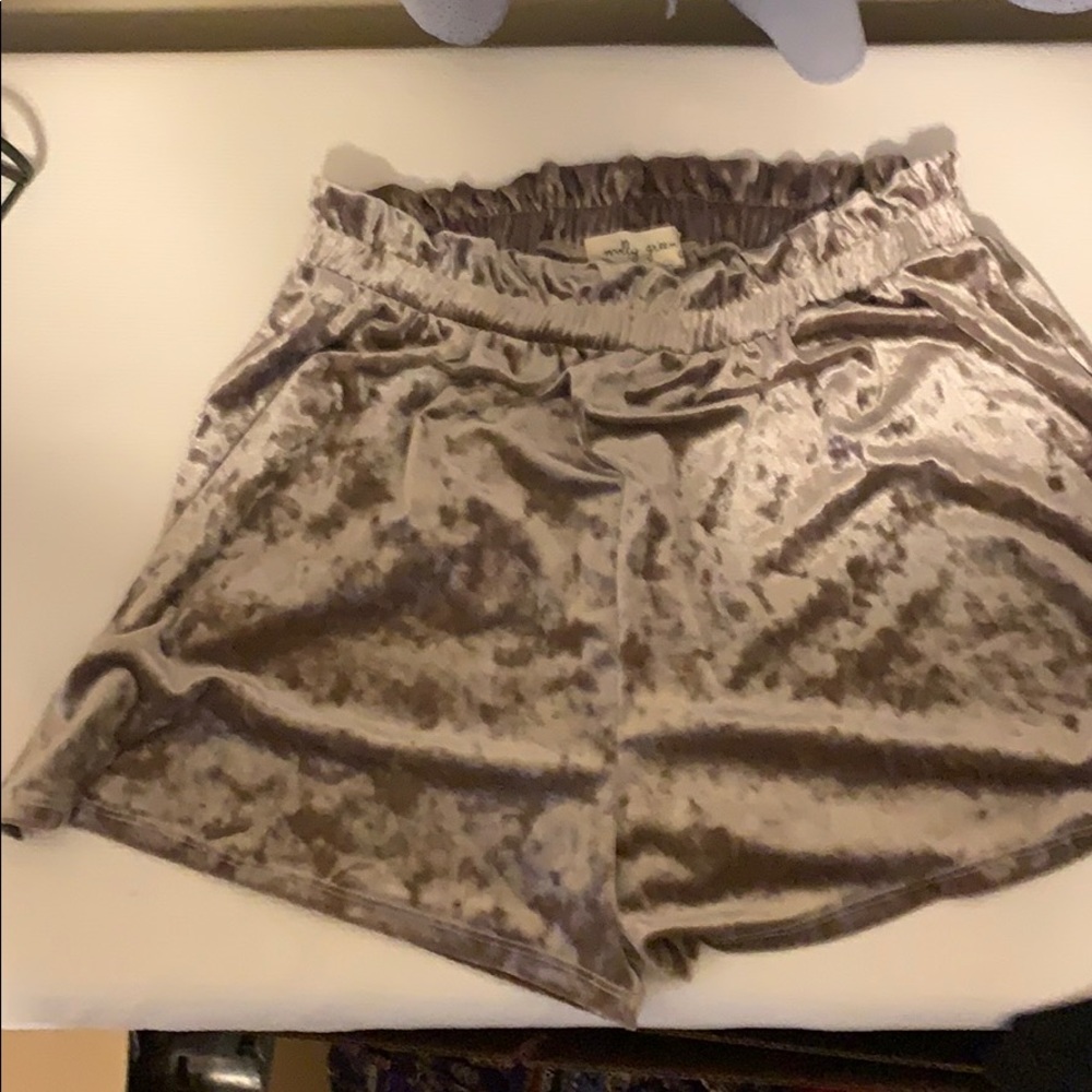 Molly Green velvety shorts (L)